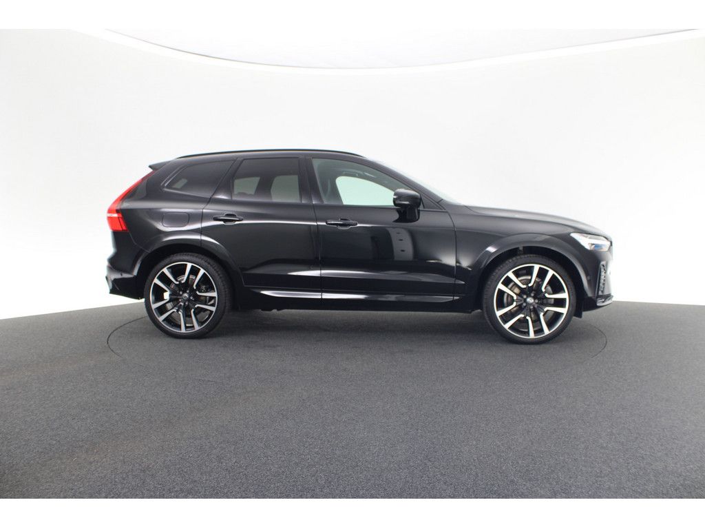 Volvo XC60 2023 г. Чёрный, пробег 43626 км