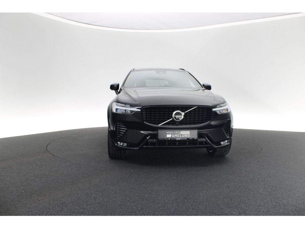 Volvo XC60 2023 г. Чёрный, пробег 43626 км