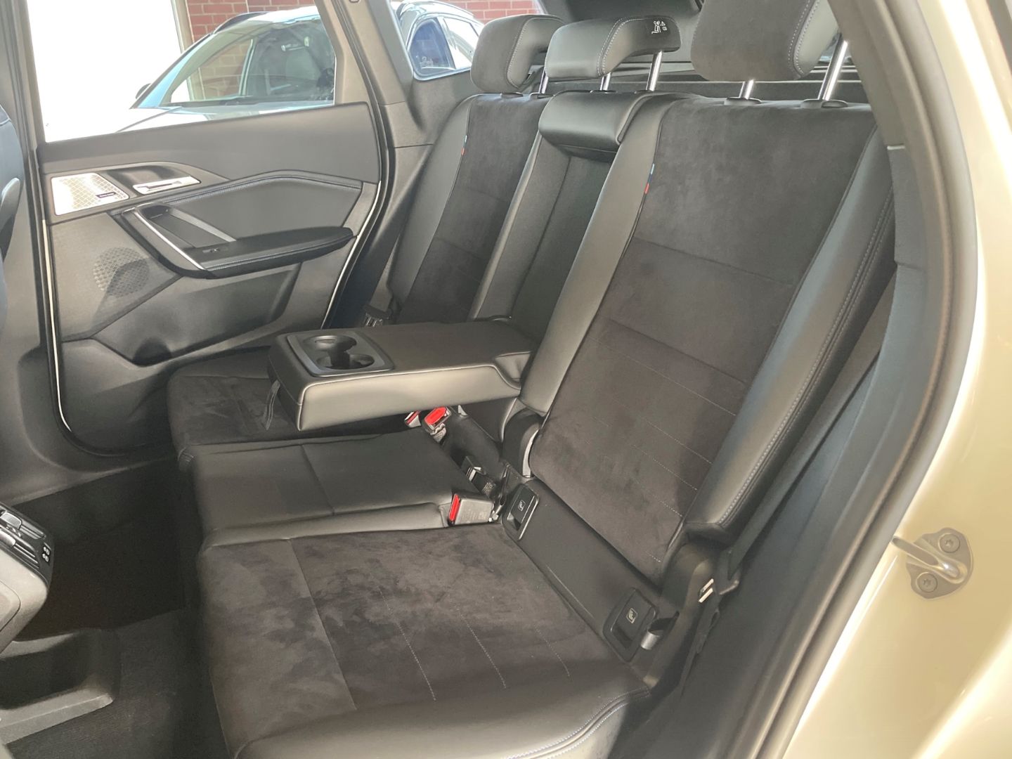 BMW X1 2023 г. Белый, пробег 38805 км