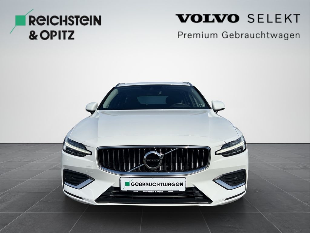 Volvo V60 2022 г. Белый, пробег 51450 км