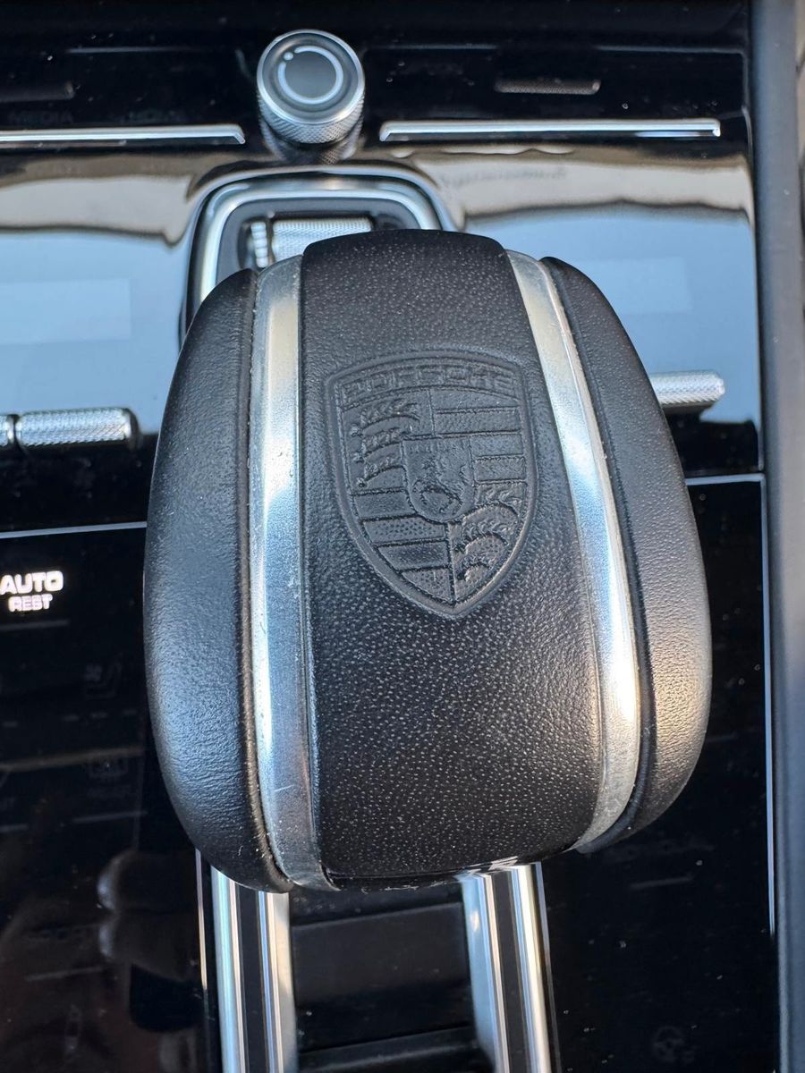 Porsche Cayenne 2022 г. Чёрный, пробег 47200 км