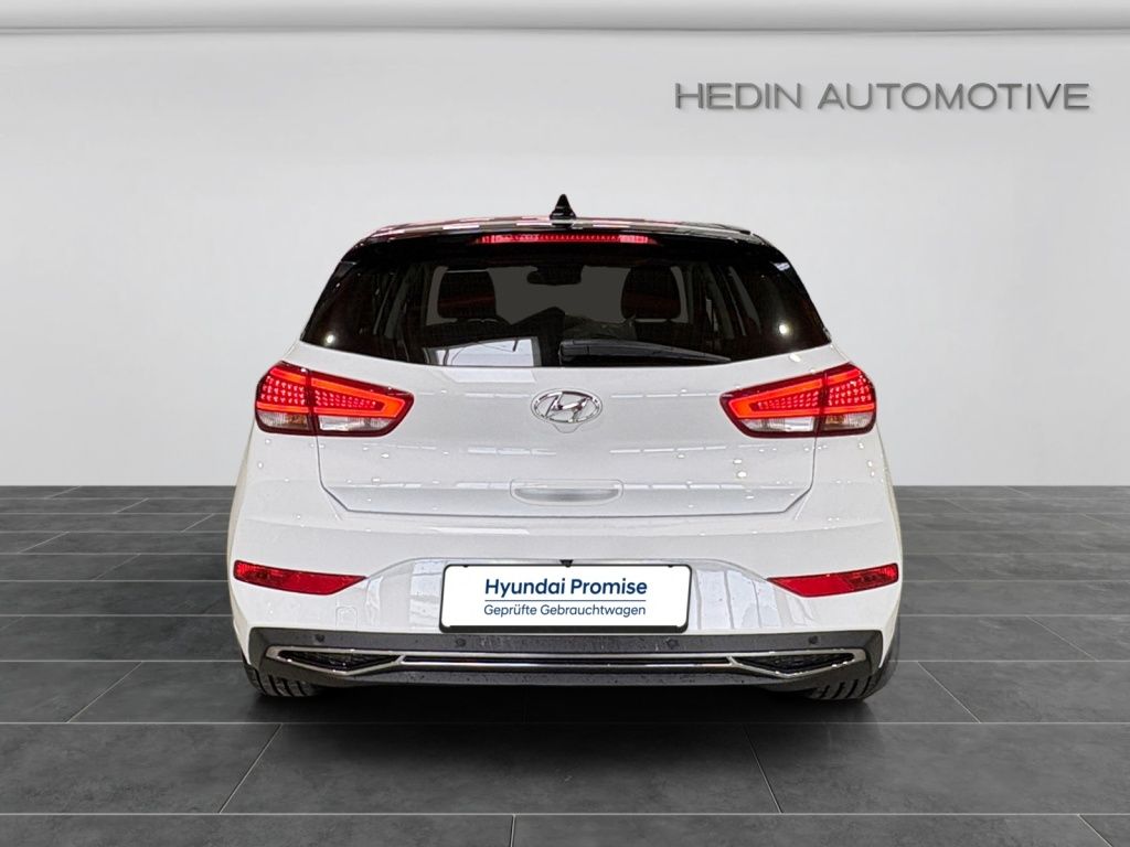 Hyundai i30 2021 г. Белый, пробег 36818 км