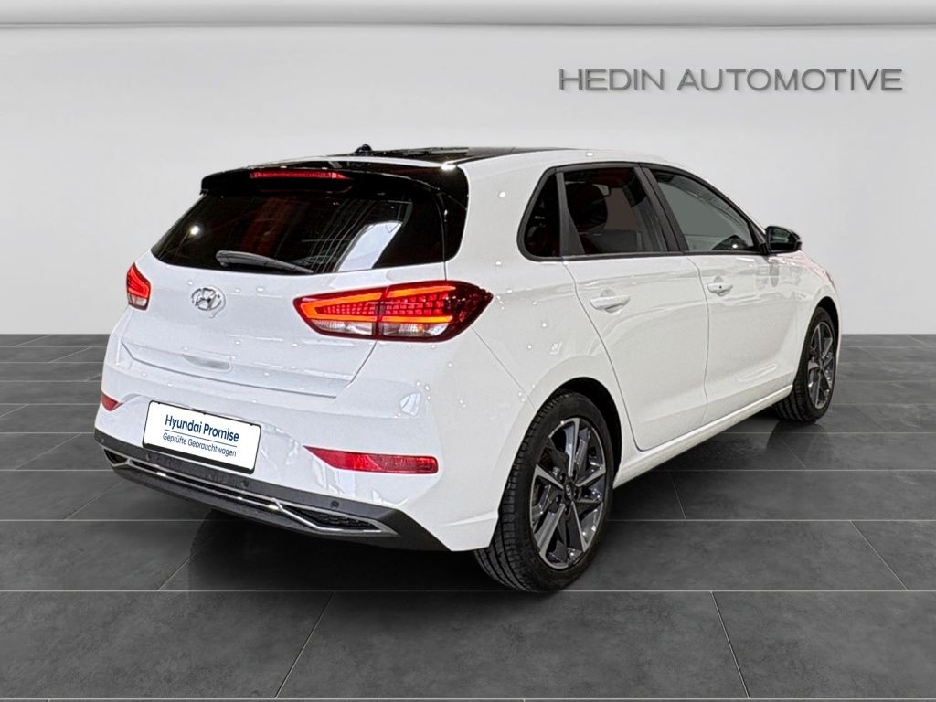 Hyundai i30 2021 г. Белый, пробег 36818 км