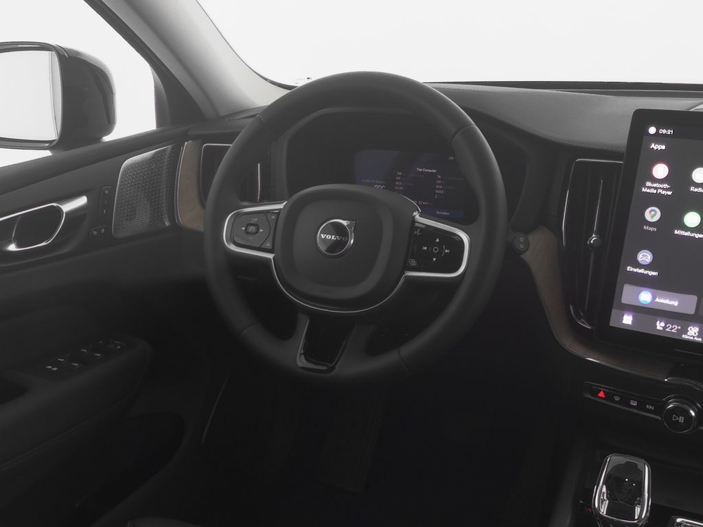 Volvo XC60 2025 г. Чёрный, пробег 30220 км