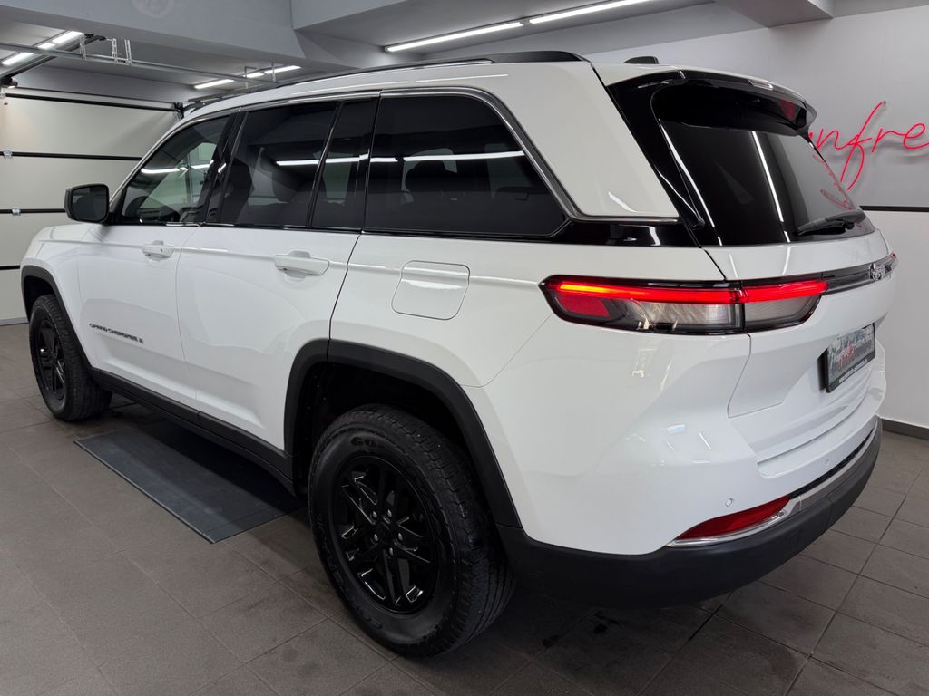 Jeep Grand Cherokee 2023 г. Белый, пробег 29785 км