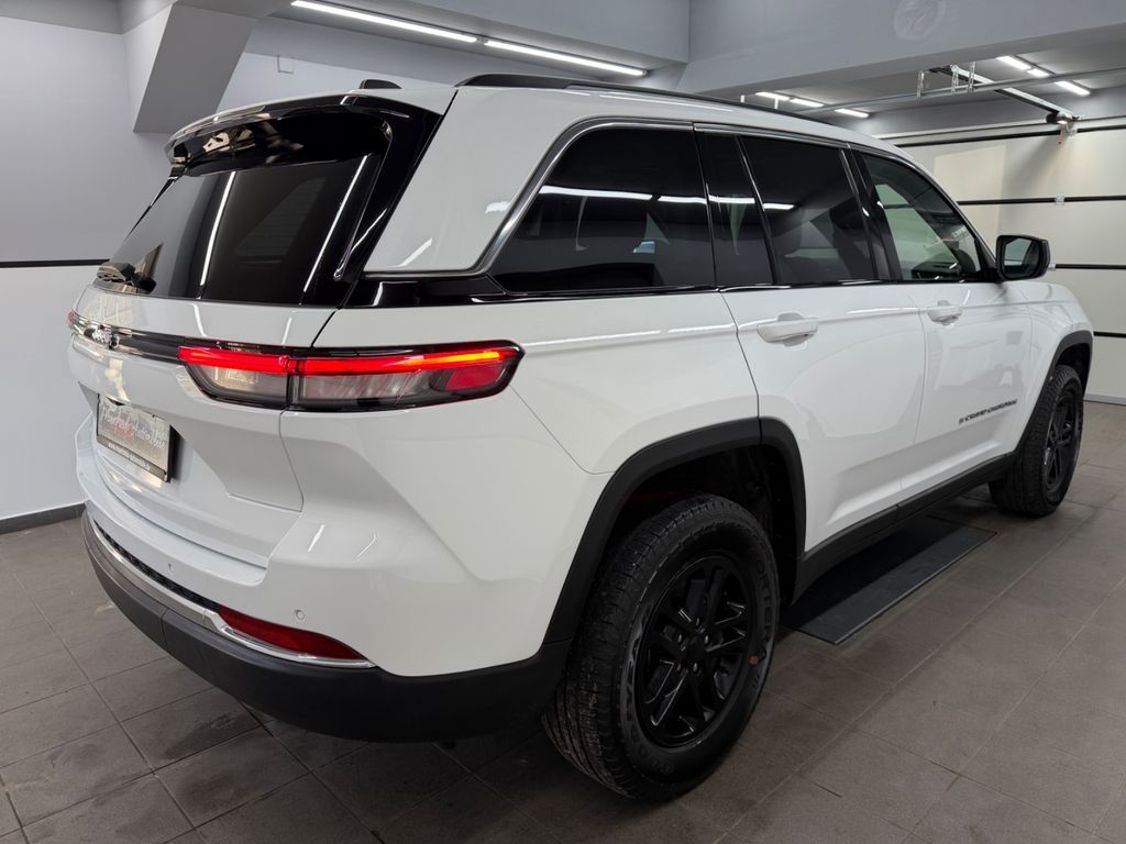Jeep Grand Cherokee 2023 г. Белый, пробег 29785 км