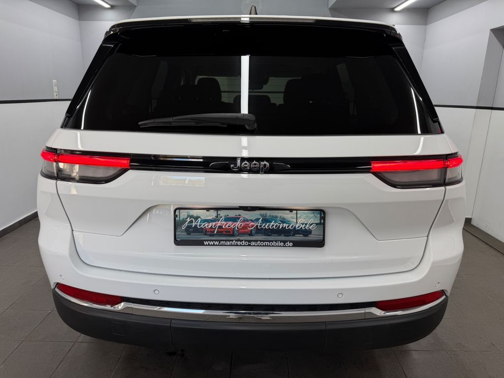 Jeep Grand Cherokee 2023 г. Белый, пробег 29785 км