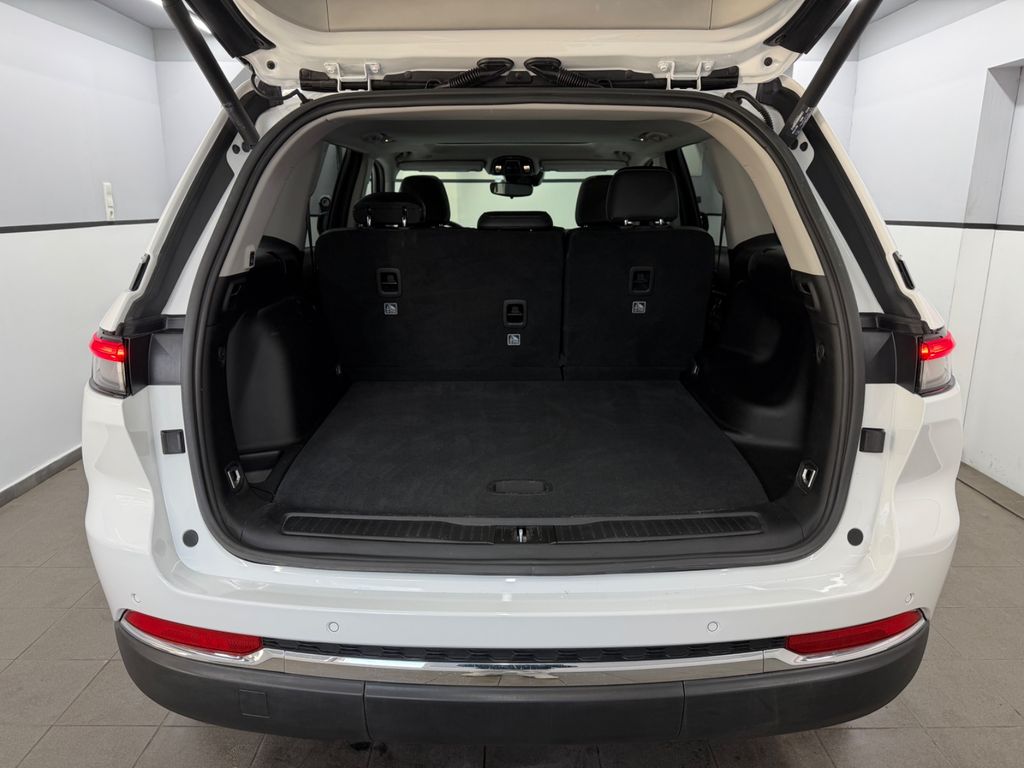 Jeep Grand Cherokee 2023 г. Белый, пробег 29785 км