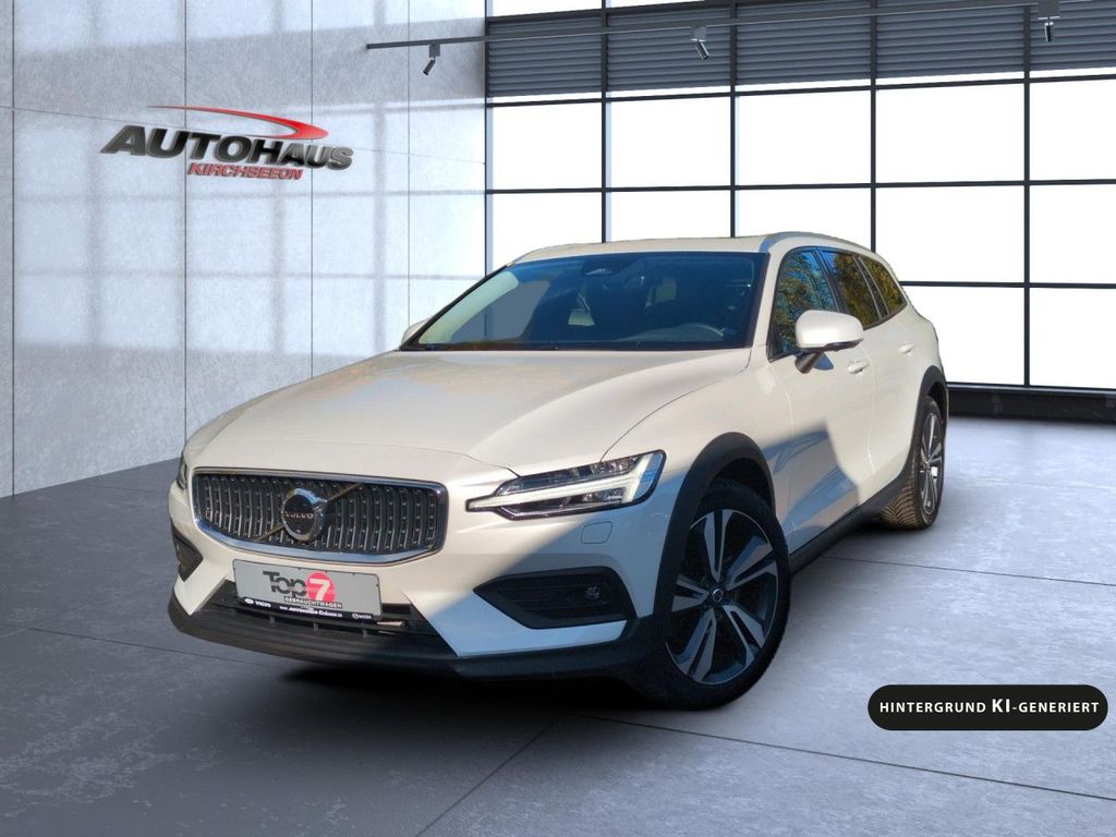 Volvo V60 Cross Country 2024 г. Белый, пробег 19800 км
