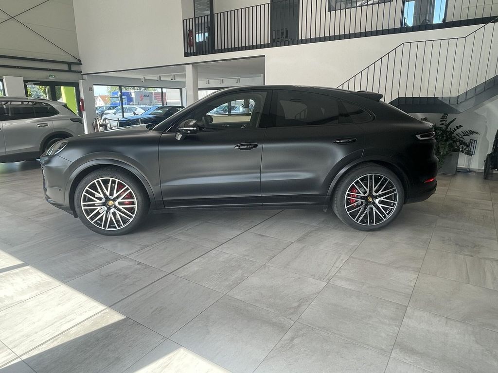 Porsche Cayenne 2024 г. Чёрный, пробег 5000 км