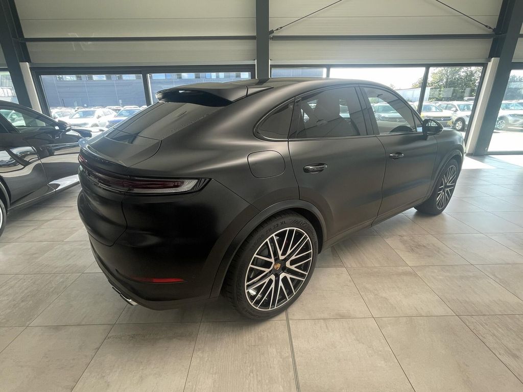 Porsche Cayenne 2024 г. Чёрный, пробег 5000 км