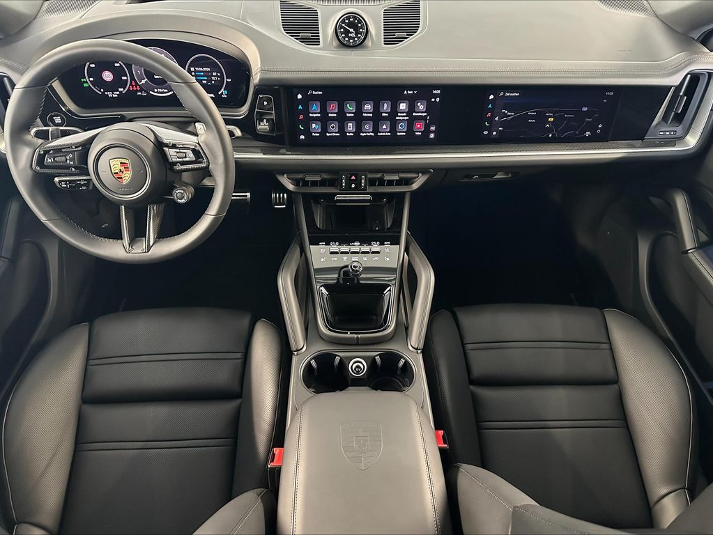 Porsche Cayenne 2024 г. Чёрный, пробег 5000 км