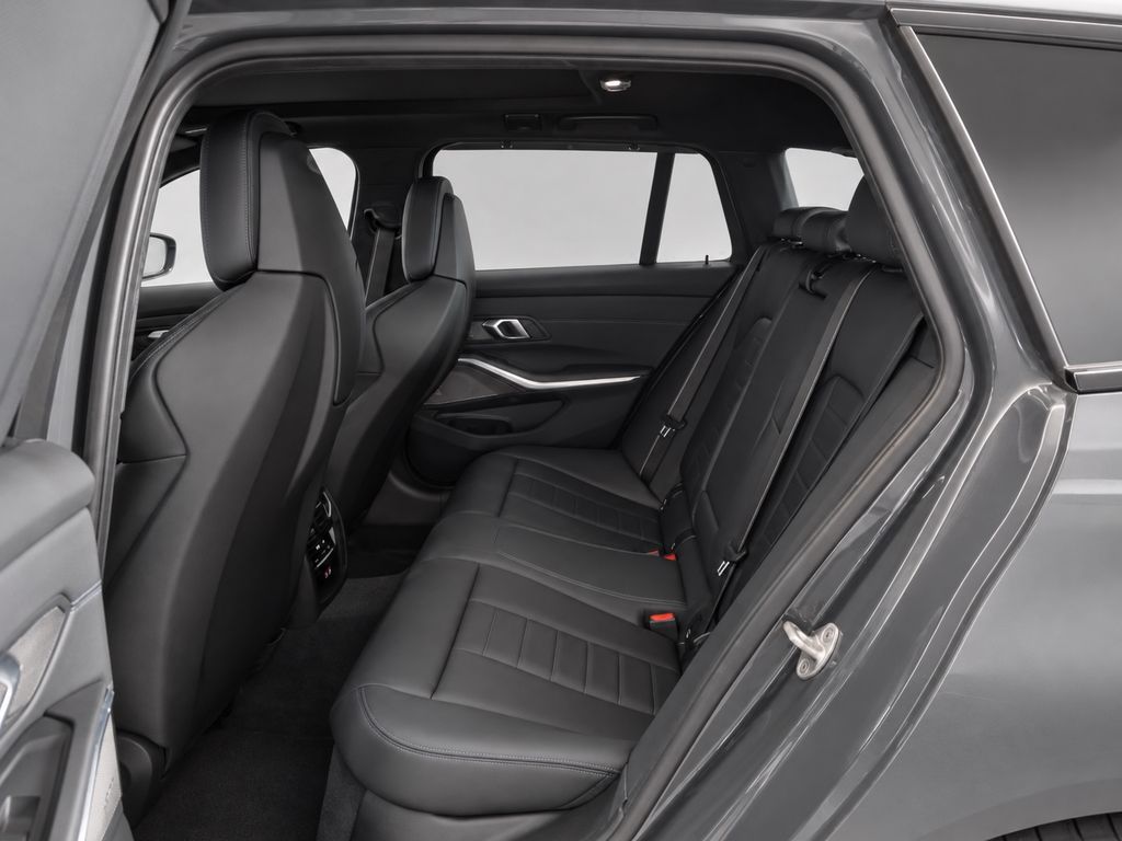 BMW 320 2025 г. Серый, пробег 53900 км