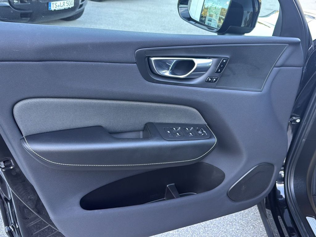 Volvo XC60 2022 г. Чёрный, пробег 55500 км