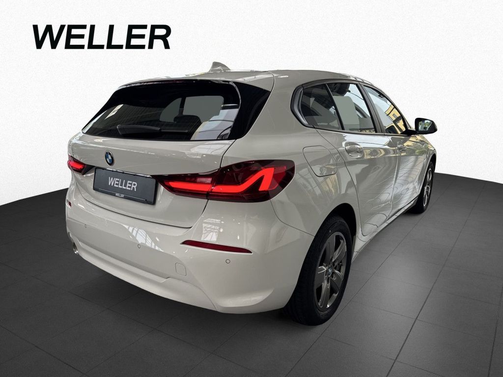 BMW 118 2023 г. Белый, пробег 43649 км