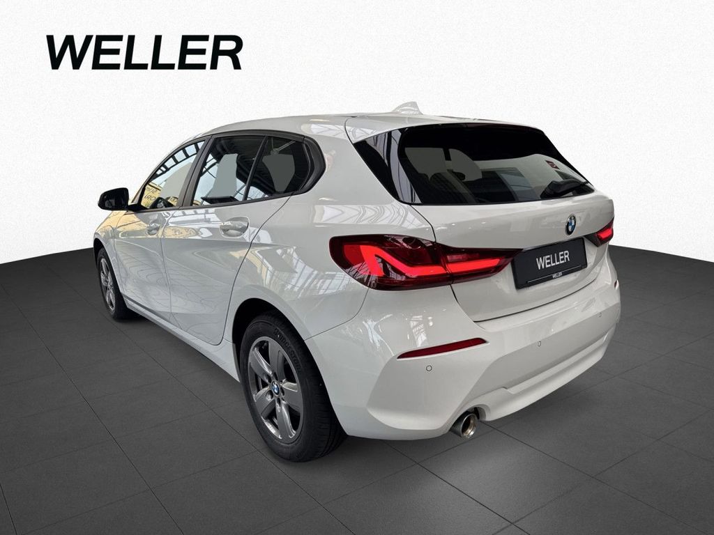 BMW 118 2023 г. Белый, пробег 43649 км