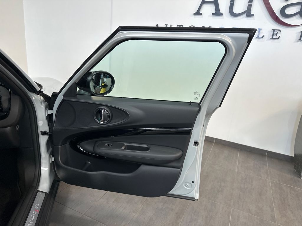 Mini COOPER S CLUBMAN 2023 г. Серебристый, пробег 46750 км