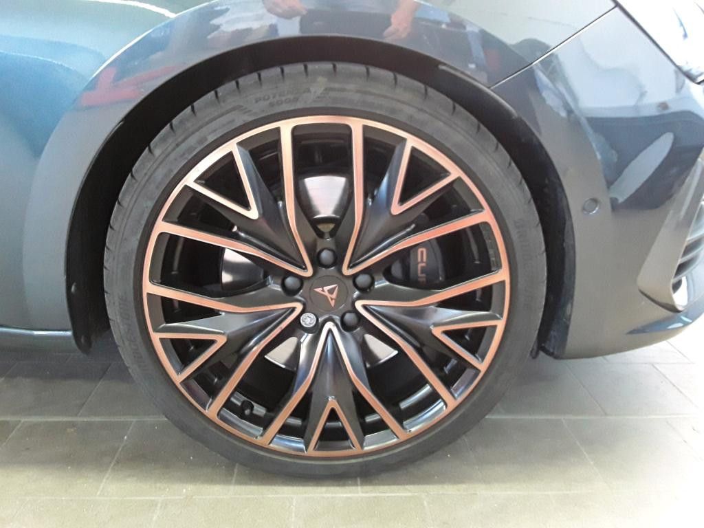 Cupra Leon 2022 г. Серый, пробег 44000 км