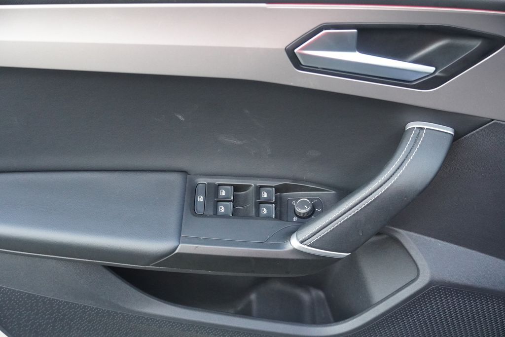 SEAT Leon 2021 г. Чёрный, пробег 43118 км