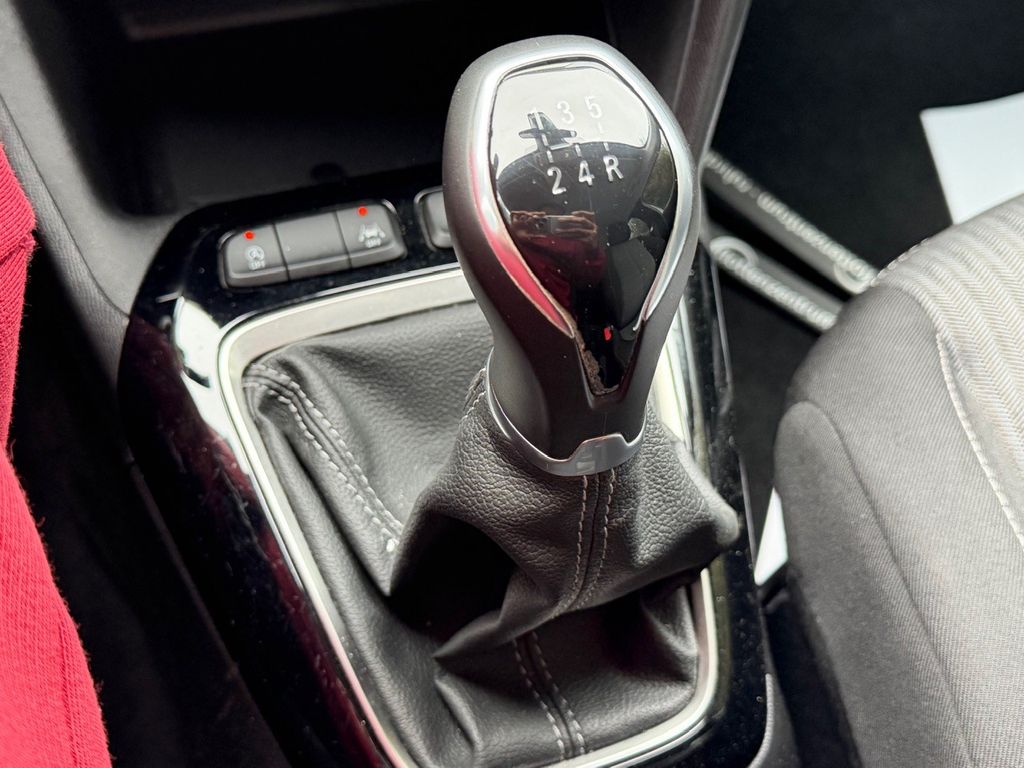 Opel Corsa 2022 г. Белый, пробег 33560 км