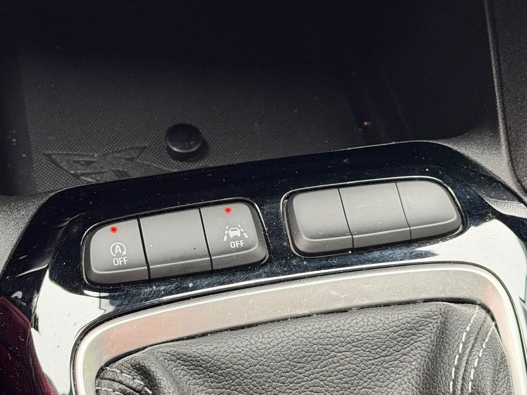 Opel Corsa 2022 г. Белый, пробег 33560 км
