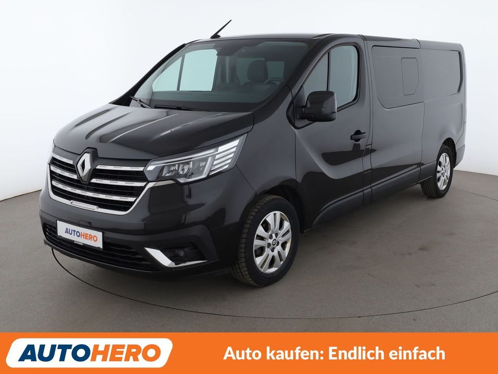 Renault Trafic 2024 г. Чёрный, пробег 59981 км