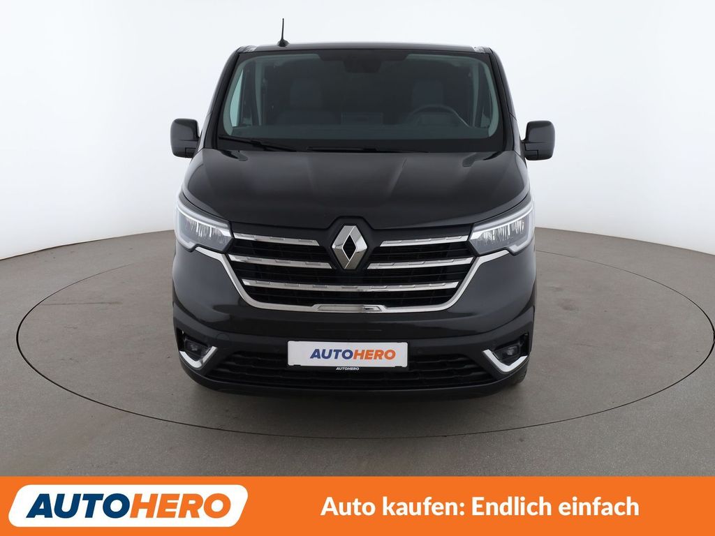 Renault Trafic 2024 г. Чёрный, пробег 59981 км