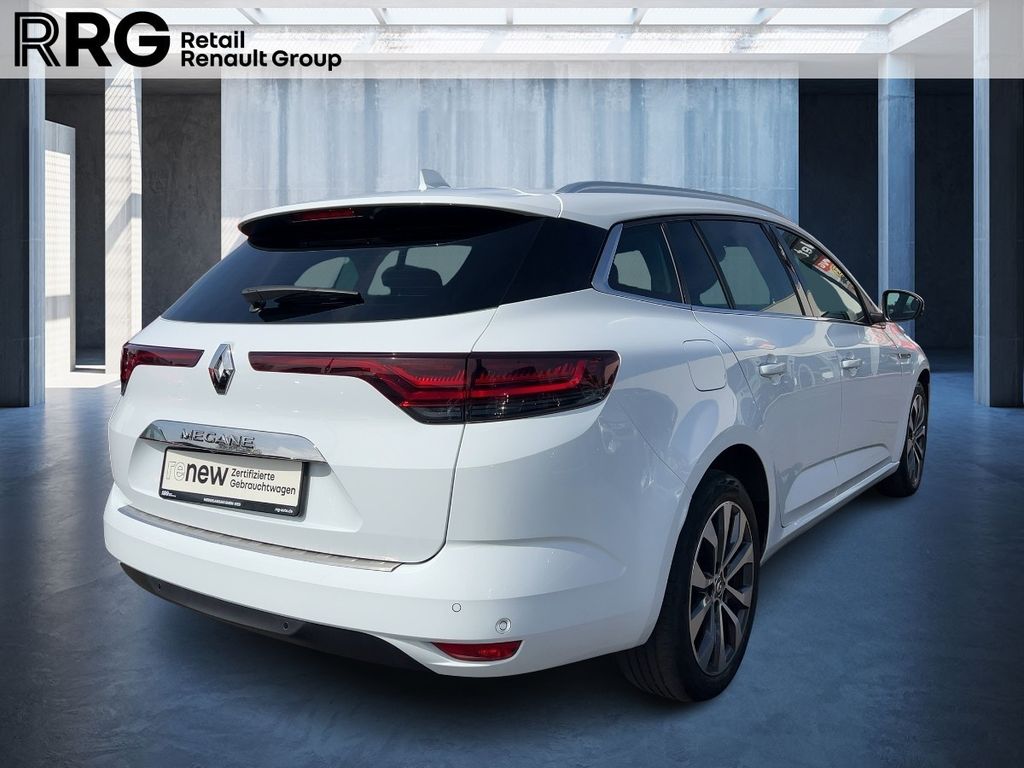 Renault Megane 2023 г. Белый, пробег 56177 км