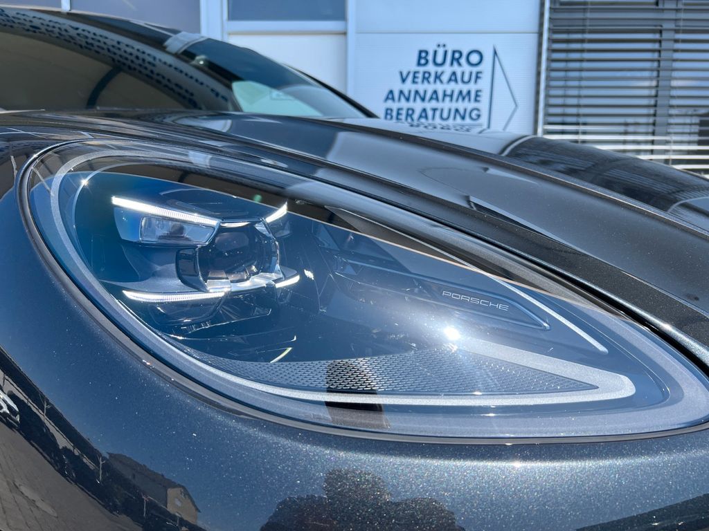 Porsche Macan 2024 г. Серый, пробег 47900 км