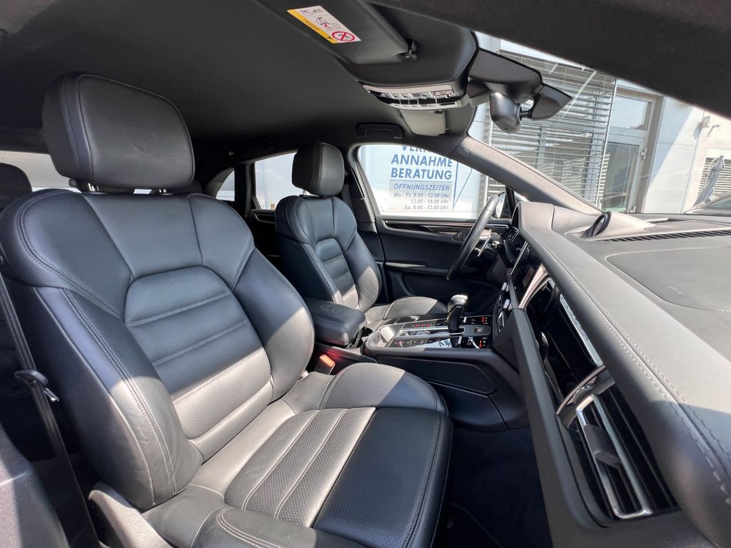 Porsche Macan 2024 г. Серый, пробег 47900 км