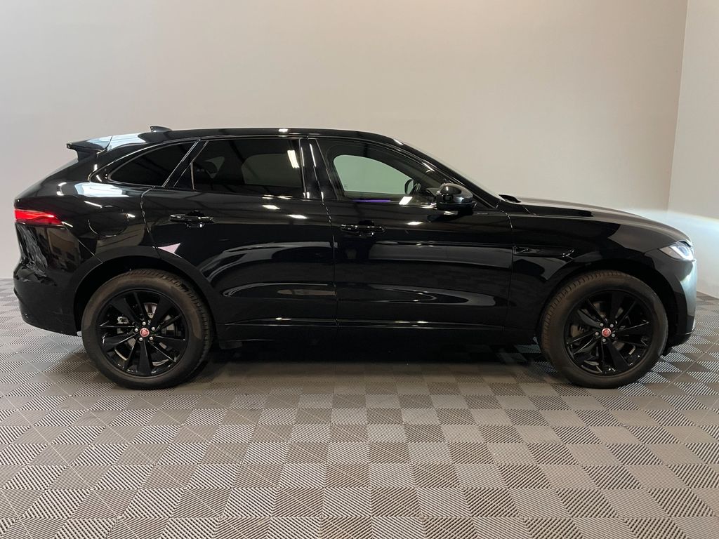 Jaguar F-Pace 2023 г. Чёрный, пробег 58000 км