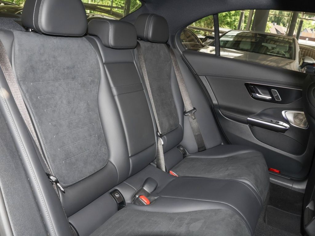 Mercedes-Benz C 300 2025 г. Чёрный, пробег 13878 км