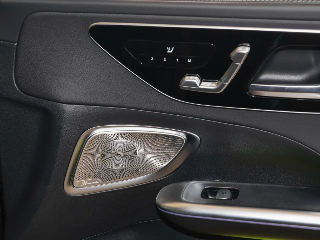 Mercedes-Benz C 300 2025 г. Чёрный, пробег 13878 км