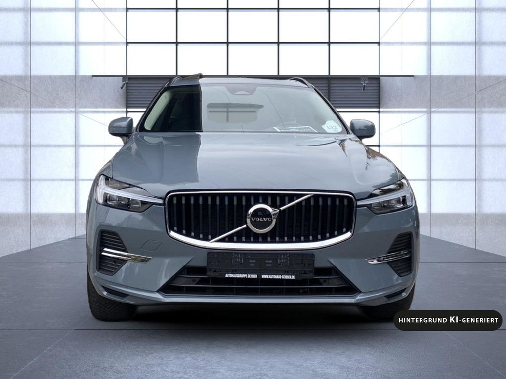 Volvo XC60 2022 г. Серый, пробег 33690 км