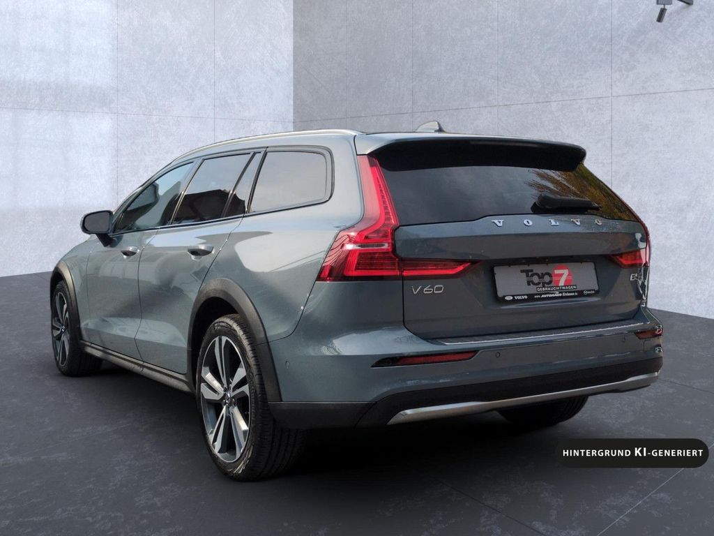 Volvo V60 Cross Country 2024 г. Серый, пробег 41600 км