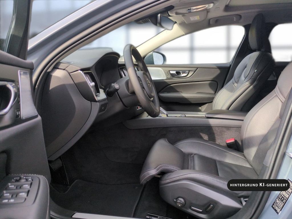 Volvo V60 Cross Country 2024 г. Серый, пробег 41600 км
