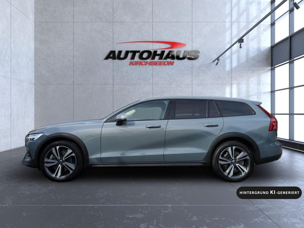 Volvo V60 Cross Country 2024 г. Серый, пробег 41600 км