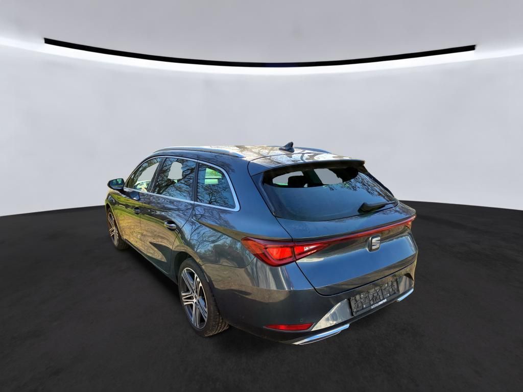 SEAT Leon 2023 г. Серый, пробег 57990 км