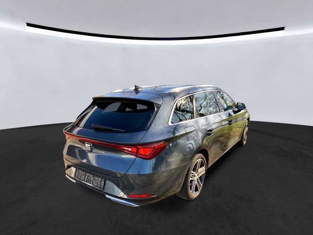 SEAT Leon 2023 г. Серый, пробег 57990 км
