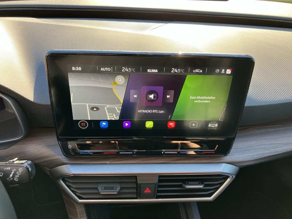 SEAT Leon 2023 г. Серый, пробег 57990 км
