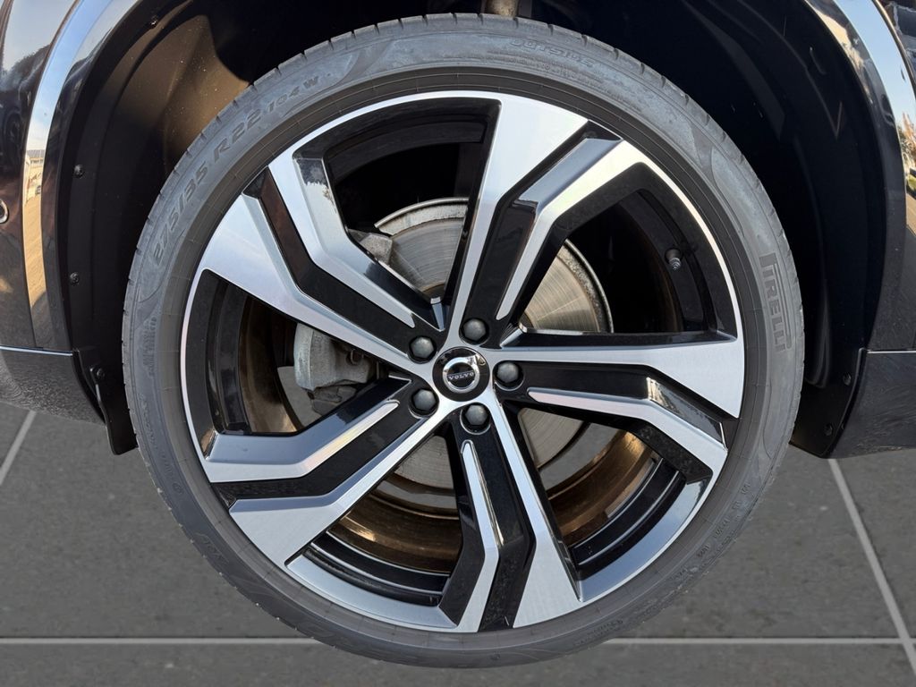 Volvo XC90 2023 г. Чёрный, пробег 51400 км
