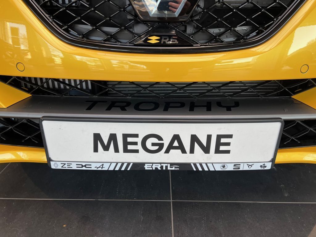 Renault Megane 2022 г. Жёлтый, пробег 47053 км