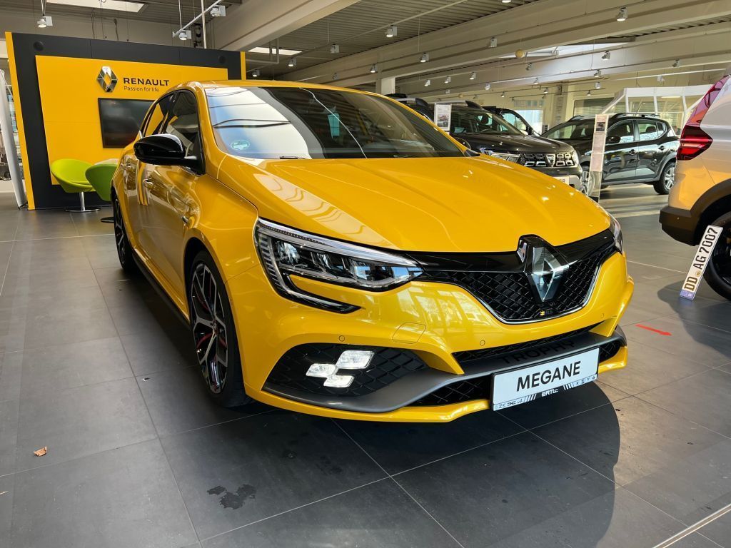 Renault Megane 2022 г. Жёлтый, пробег 47053 км