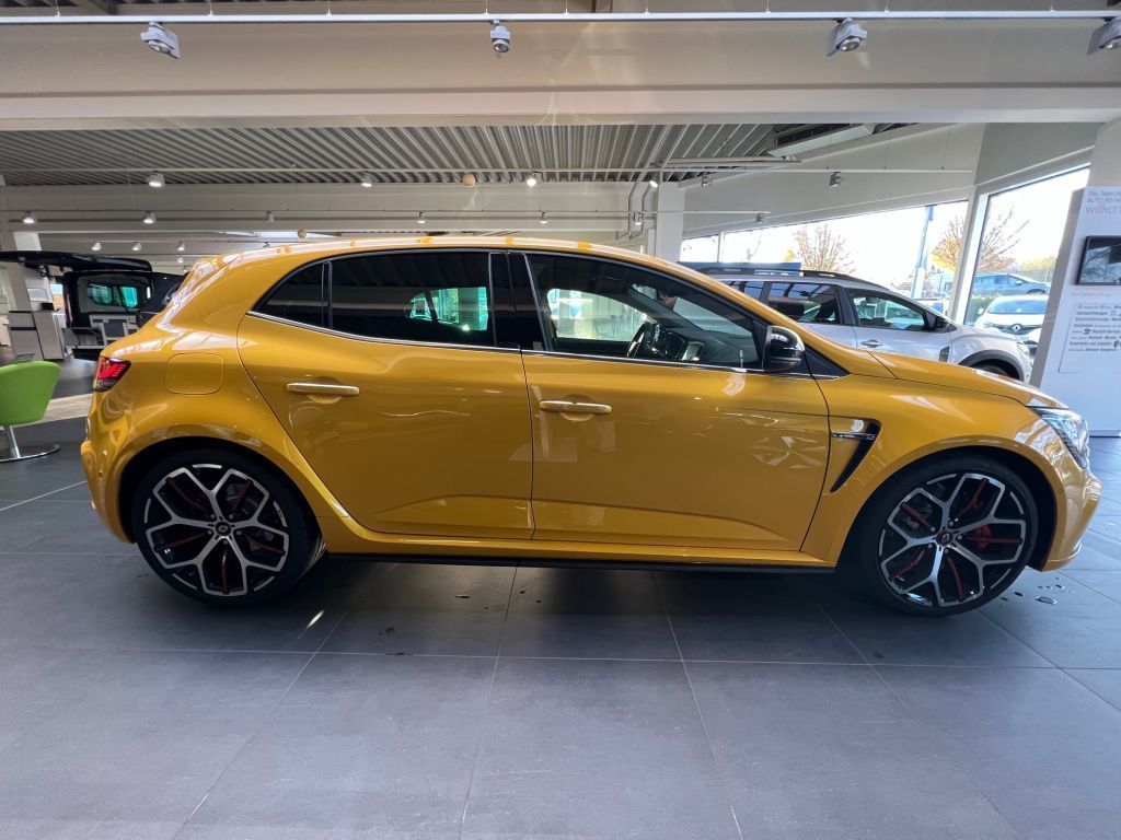 Renault Megane 2022 г. Жёлтый, пробег 47053 км