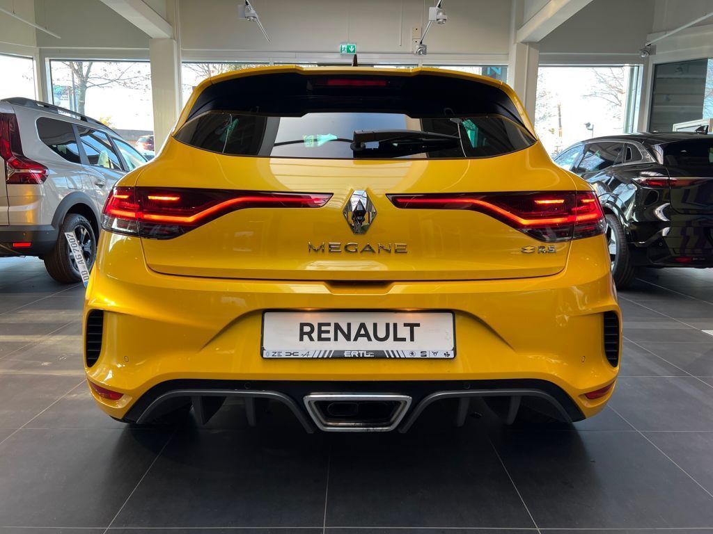 Renault Megane 2022 г. Жёлтый, пробег 47053 км