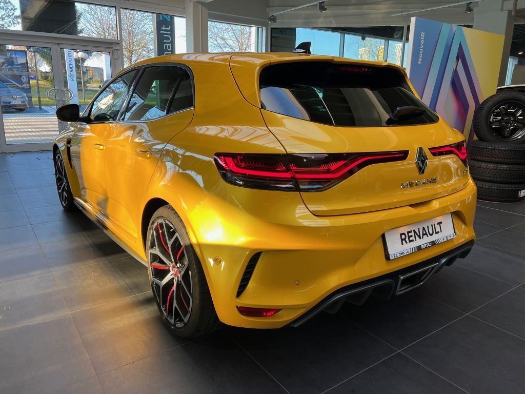 Renault Megane 2022 г. Жёлтый, пробег 47053 км