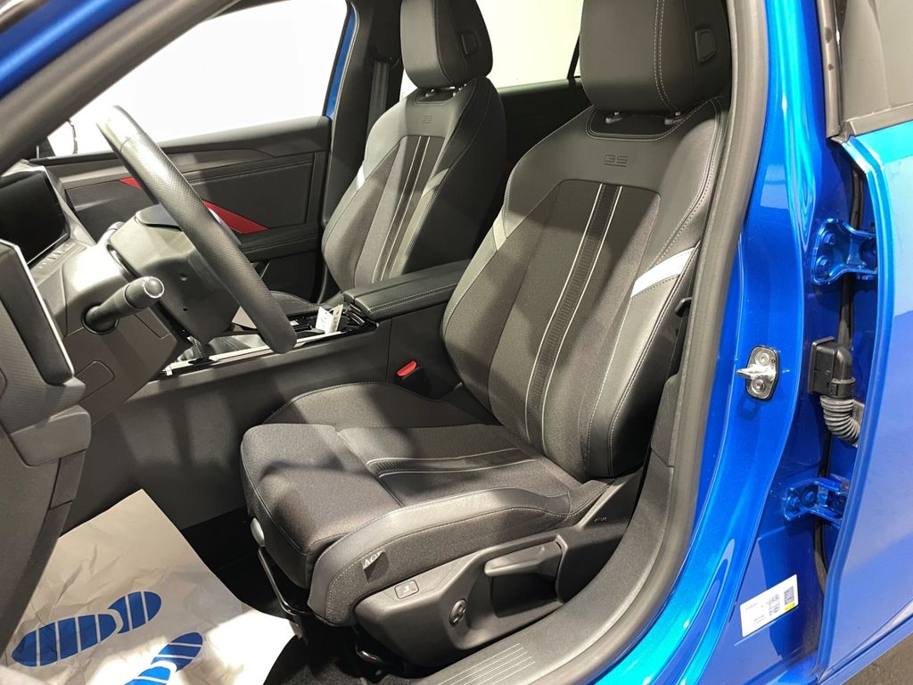 Opel Astra 2022 г. Синий, пробег 54000 км