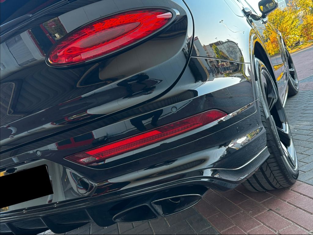 Bentley Bentayga 2022 г. Чёрный, пробег 37000 км