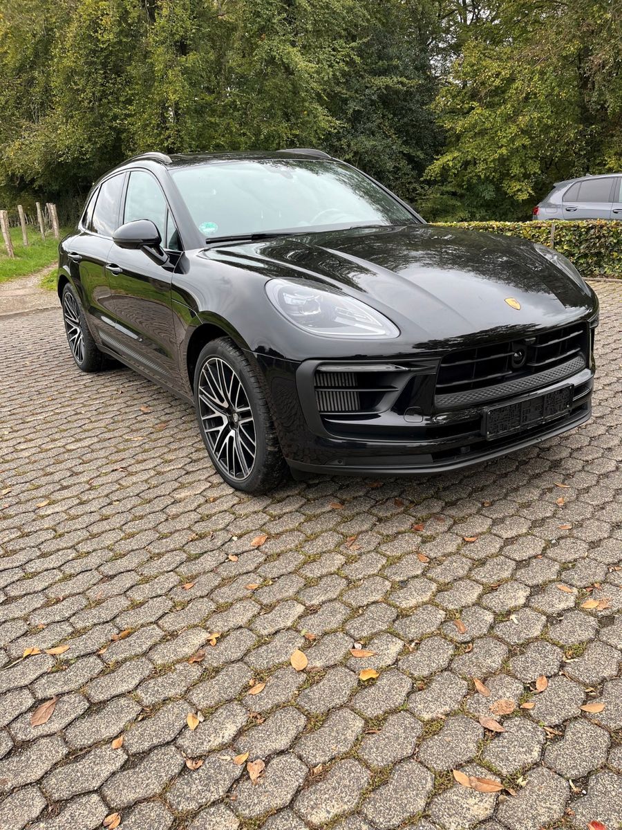 Porsche Macan 2023 г. Чёрный, пробег 54000 км