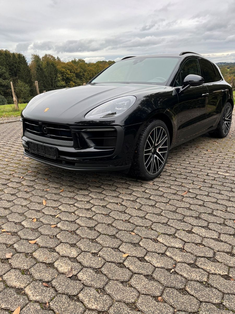 Porsche Macan 2023 г. Чёрный, пробег 54000 км